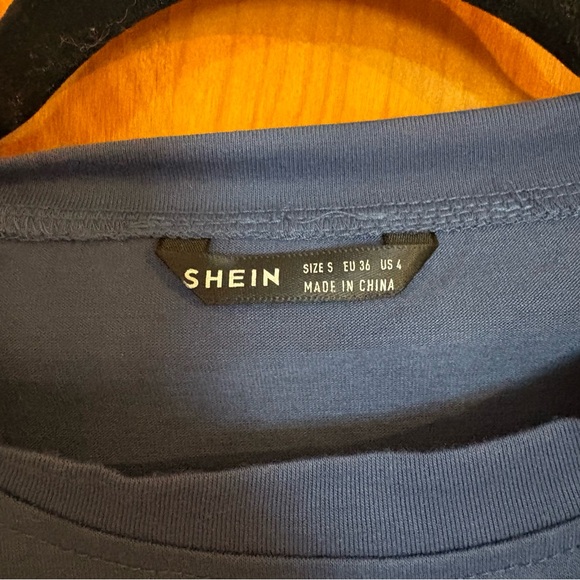 Shein Cropped Tee - Picture 2 of 2